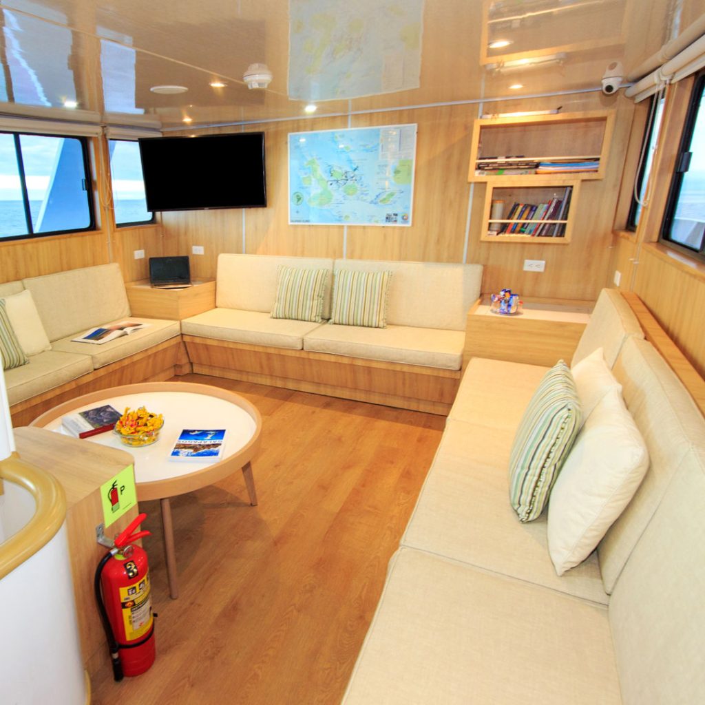 Lounge Aqua Naturalist Galapagos Yacht