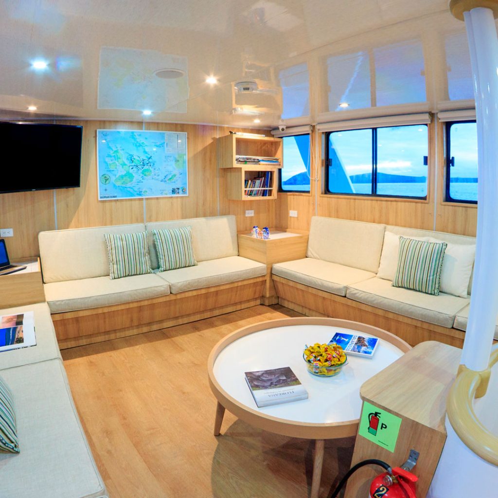 Lounge Aqua Naturalist Galapagos Yacht