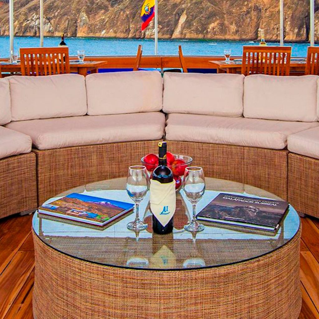 Lounge Archipel I Galapagos Cruise