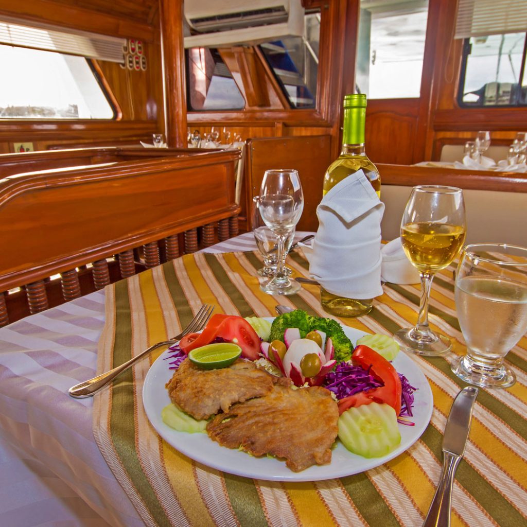 Cuisine Estrella del Mar Galapagos Cruise