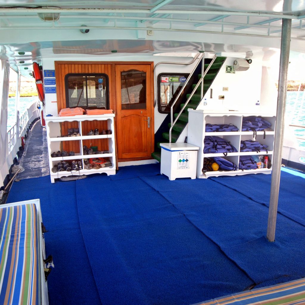 Lounge Estrella del Mar Galapagos Cruise