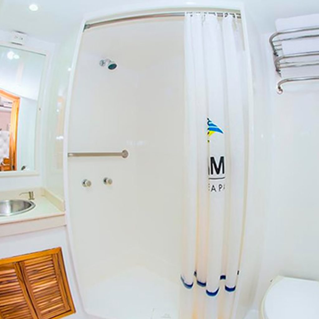 Bathroom Koln Galapagos Yacht