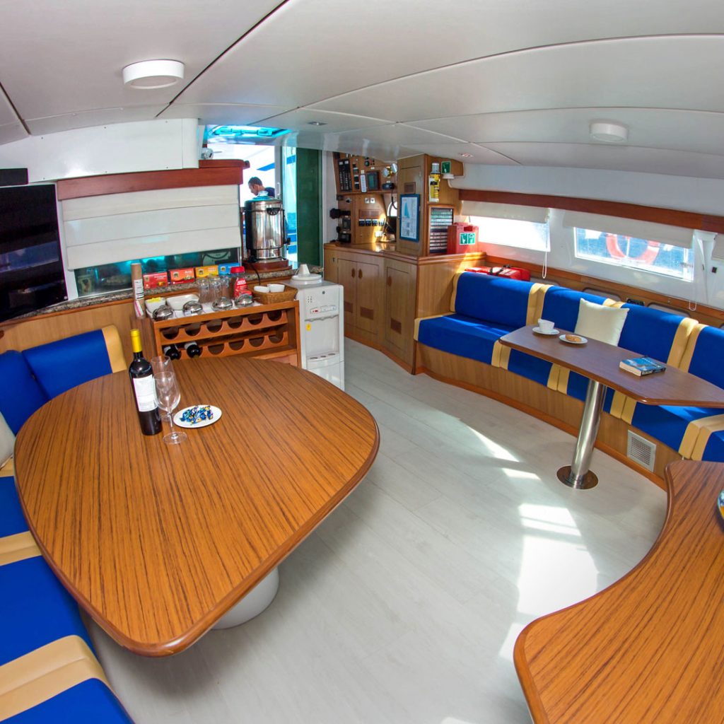 Lounge Nemo 1 Galapagos Yacht
