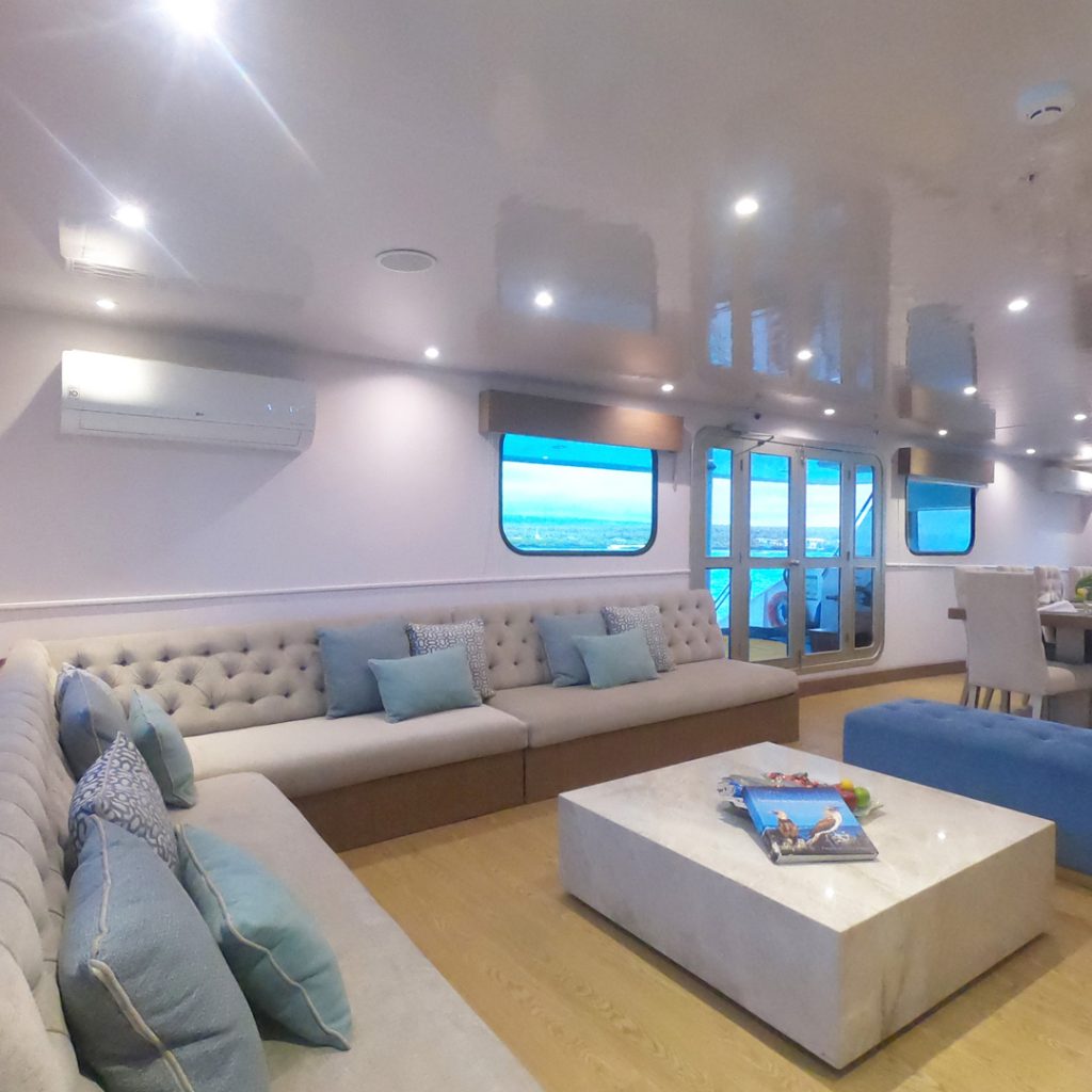 Lounge Seaman Journey Galapagos Cruise