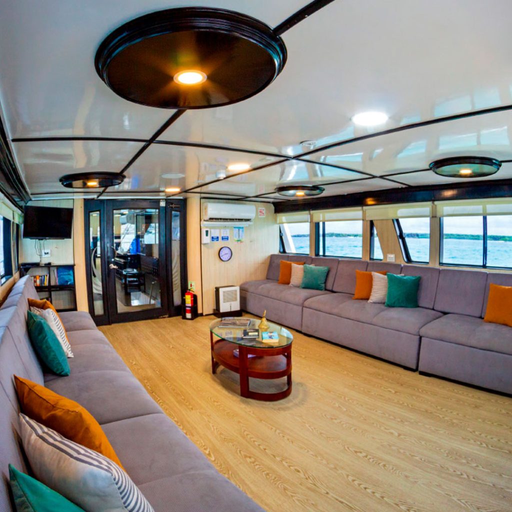 Lounge Monserrat Galapagos Cruise