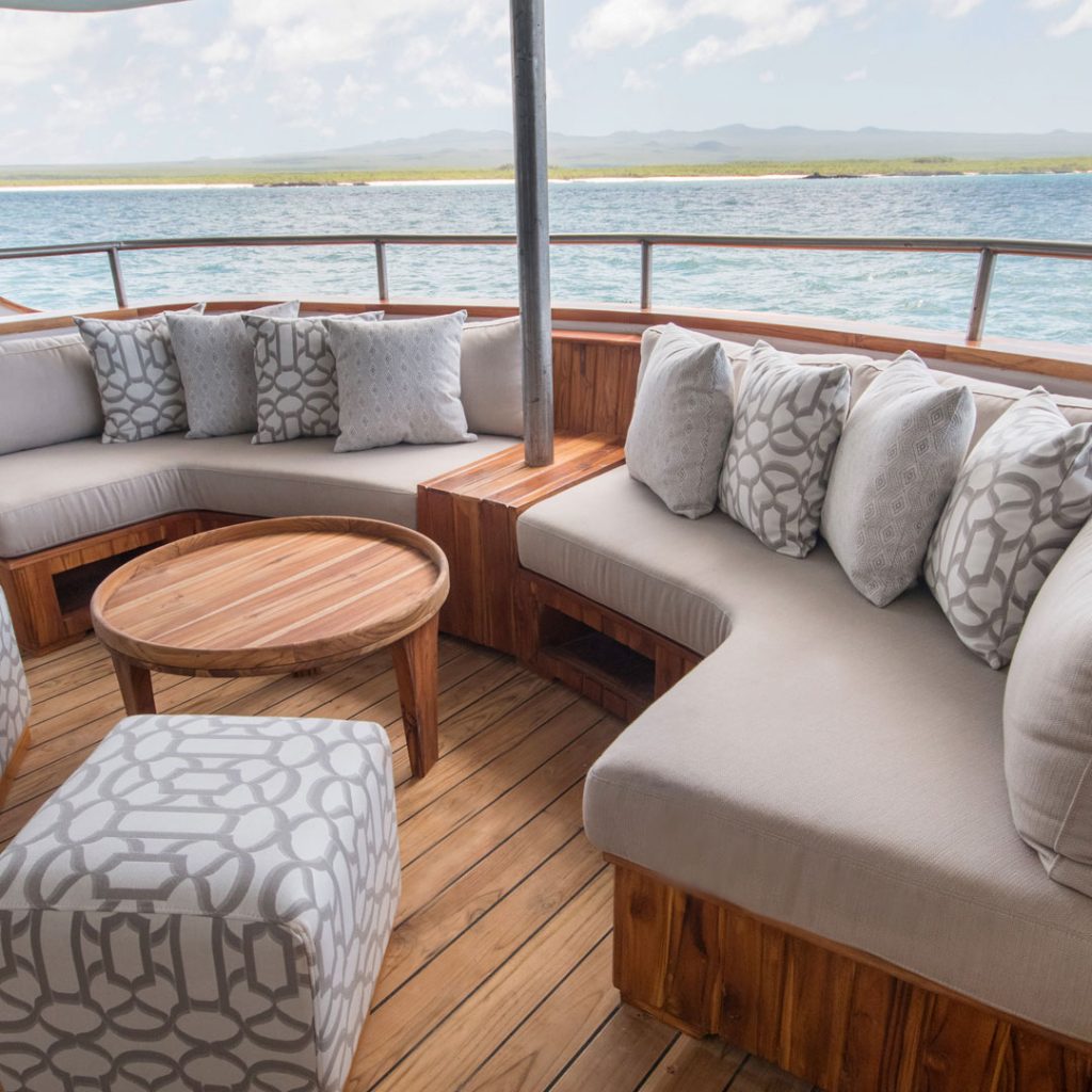 Lounge Origin & Theory Galapagos Cruise