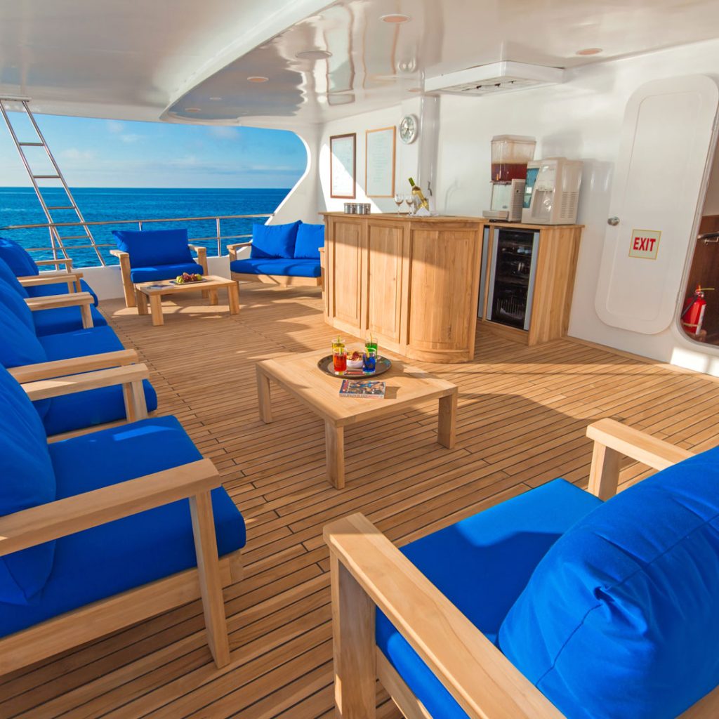 Lounge Tip Top II Galapagos Cruise